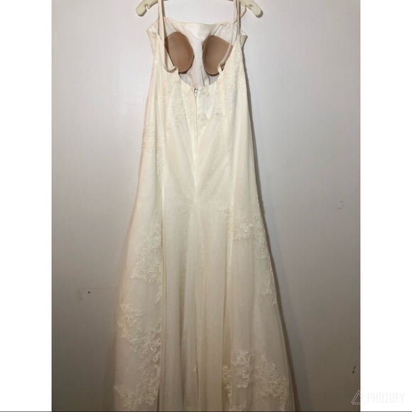 Vera Wang | Low Back Mermaid Wedding Dress - Picture 6 of 8